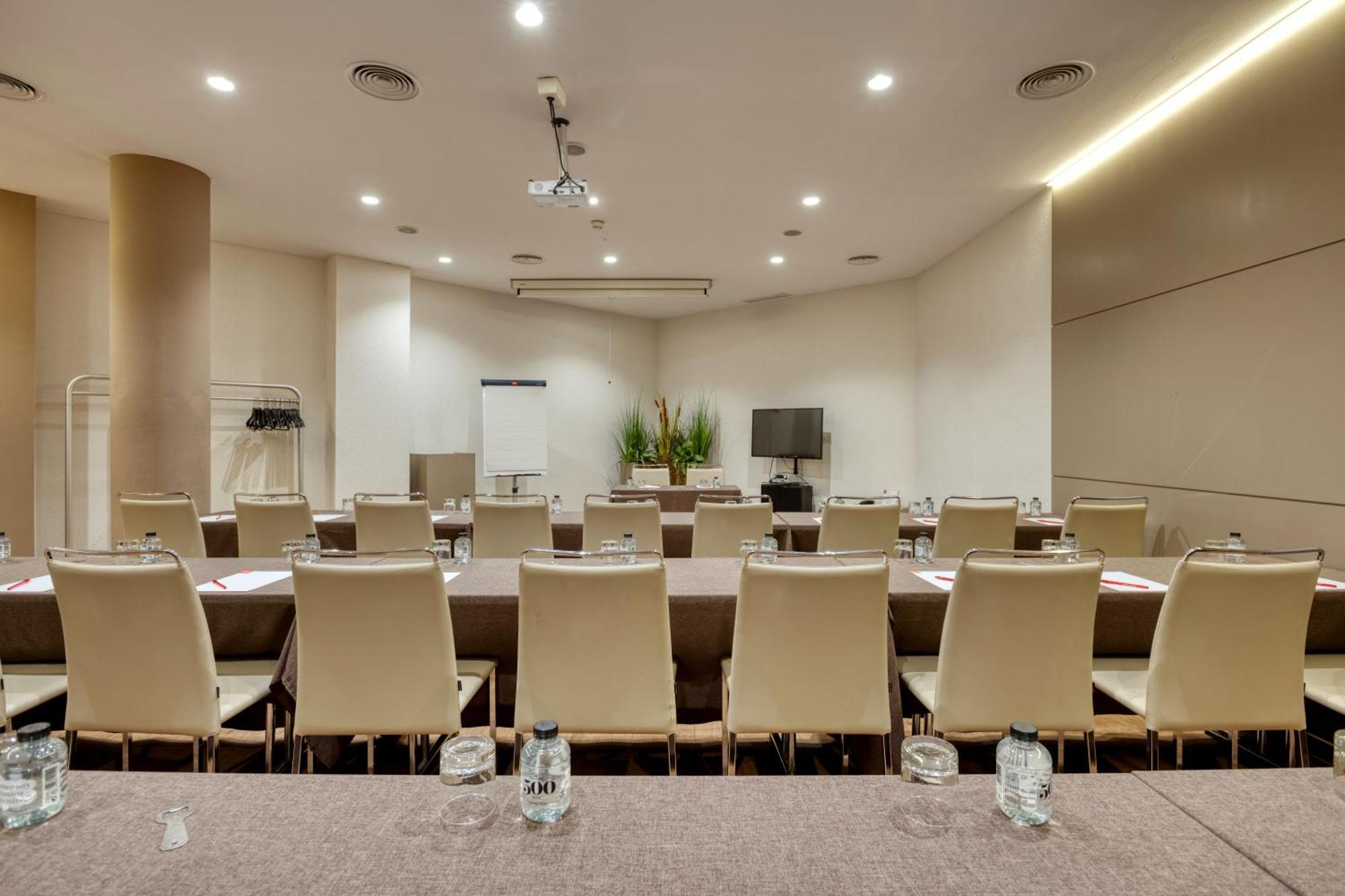 Hotel América 4*